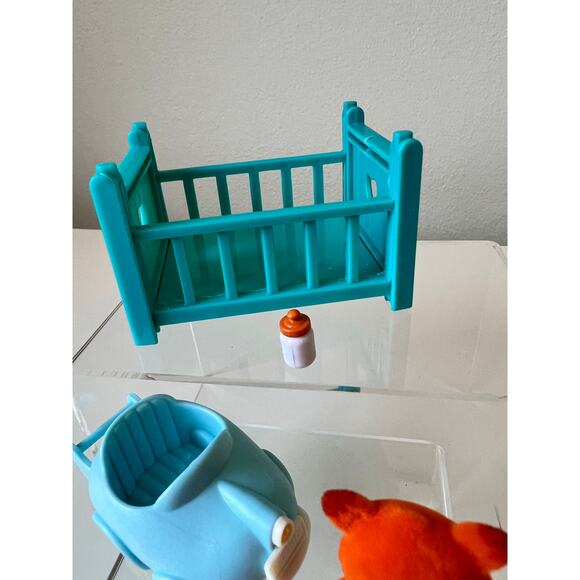 Calico Critters Penguin Babies Ride 'n Play Car and Woozdzeez Fox Prim Series 1 - Picture 10 of 10